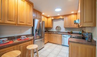 1105 1ST St, Bandon, OR 97411