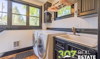 916 Canyon Ave, Cody, WY 82414