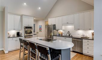 154 Suntree Dr, Advance, NC 27006