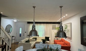 8 Scuppo Rd APT 13, Danbury, CT 06811