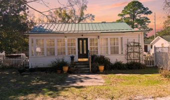 130 14th St, Apalachicola, FL 32320