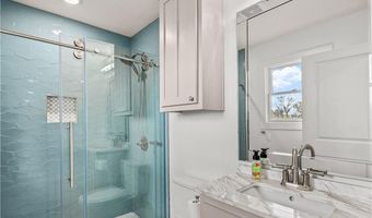 906 SE G St, Bentonville, AR 72712