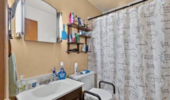 2607 E 8th St, Anderson, IN 46012
