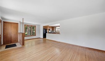 34 Crescent Dr, Akron, NY 14001
