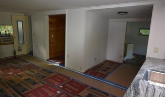 36 Island Dr, Bridport, VT 05734