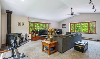 33 Cold Spring Rd, Avon, CT 06001