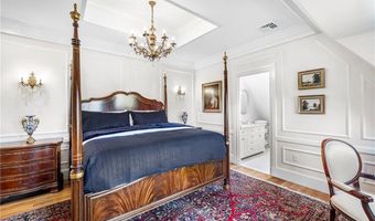 541 Bellevue Ave 5, Newport, RI 02840