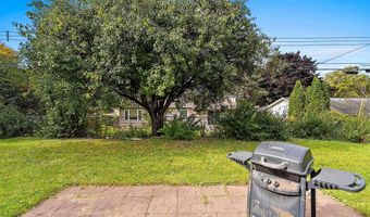 1909 N NICHOLAS St, Appleton, WI 54914