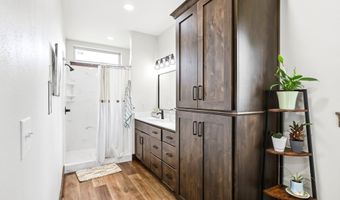 11830 Farm Road 1195, Aurora, MO 65605