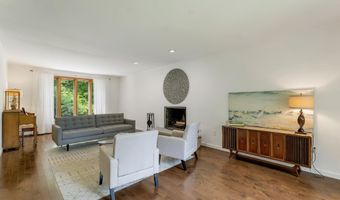 8 W Gate Dr, Bow, NH 03304