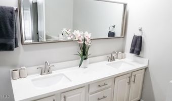 183 Mcdonnell Ave 305, Biloxi, MS 39531
