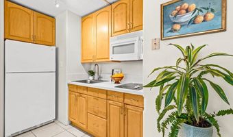 929 Ahana St 303, Honolulu, HI 96814