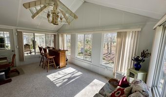 21 Dogwood Dr, Barnegat, NJ 08005