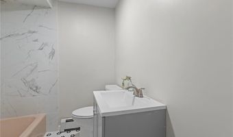 400 Schooner Ave, Jamestown, RI 02835