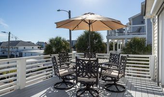 205 Barefoot Ln, Atlantic Beach, NC 28512