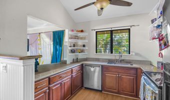 15 KULANIHAKOI St 15E, Kihei, HI 96753