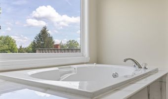 3054 Hawthorne St, Athens, TN 37303