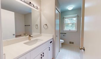 2425 Foxway Dr, Ann Arbor, MI 48105