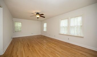7614 General Meade Ln, Affton, MO 63123