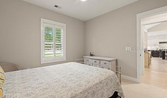 24 Alumni Rd, Beaufort, SC 29907