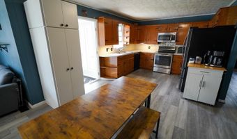 10 Walnut St, Birdseye, IN 47513