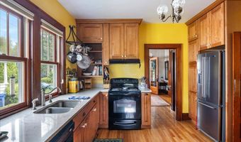 25 University Ter, Burlington, VT 05401