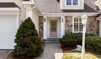 11 Swan Ln, Andover, MA 01810