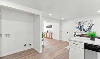 233 S Division St, Auburn, IN 46706