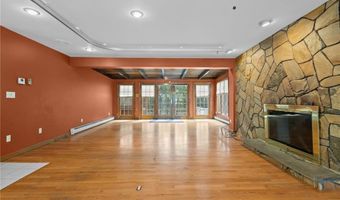 300 Twin River Rd, Lincoln, RI 02865