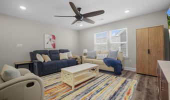 121 Grande View Dr, Biloxi, MS 39531