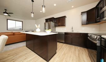 2425 E Caolinn Pl, Brandon, SD 57005