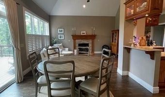 3906 NE Cadbury Ave, Bentonville, AR 72712
