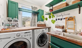 26 E 49TH St, Bayonne, NJ 07002