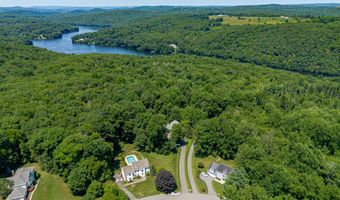 12 Lyndenwood Dr, Brookfield, CT 06804