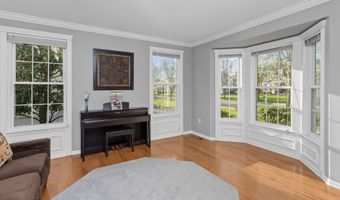 16 Heritage Dr, Allentown, NJ 08501