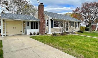 30 Althea Dr, Cranston, RI 02920