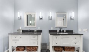 2 Seal Island Rd, Bristol, RI 02809