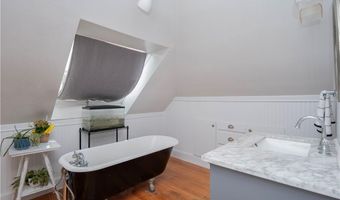 1 Pell St, Newport, RI 02840