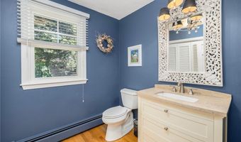 68 Daniel Dr, North Kingstown, RI 02852