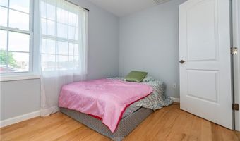 74 Brookhaven Dr, East Providence, RI 02914