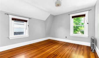 1058 Narragansett Blvd, Cranston, RI 02905