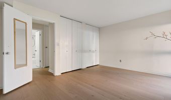 4970 BATTERY Ln 108, Bethesda, MD 20814
