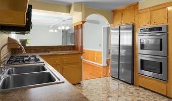 274 Rae Ln, Bonneau, SC 29431