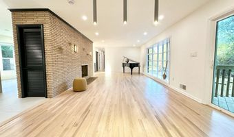17821 POND Rd, Ashton, MD 20861