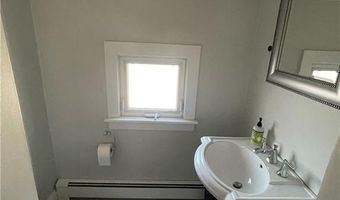 67 Hall Ave, Newport, RI 02840