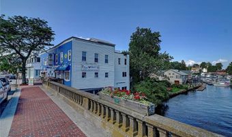 31 Commercial St B, Cranston, RI 02905