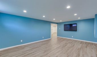 382 Cedar Run Dr, Ballwin, MO 63021