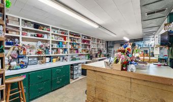 102 N Walnut St, Anderson, MO 64831