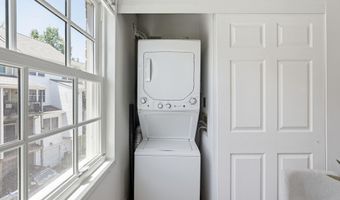 1608 W ABINGDON Dr 302, Alexandria, VA 22314