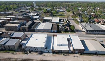 23 W Olive St, Aurora, MO 65605